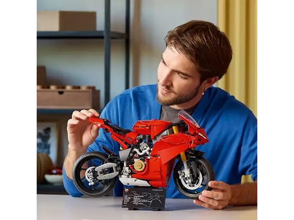 LEGO Technic Ducati Panigale V4 S (42202)